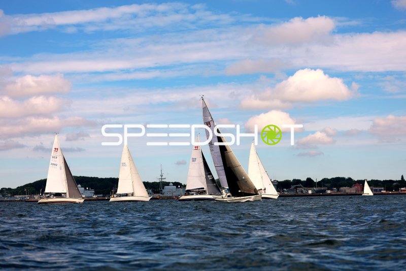 Segelregatta im Hafen Eckernförde mit mehreren Yachten