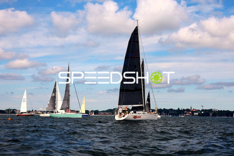 Segelflotte im Hafen Eckernförde bei Regatta