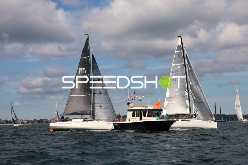 Segelregatta im Hafen Eckernförde mit mehreren Yachten