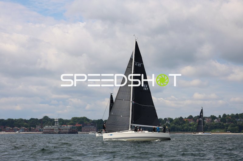 Segelboot GER 197 bei Regatta im Hafen Eckernförde