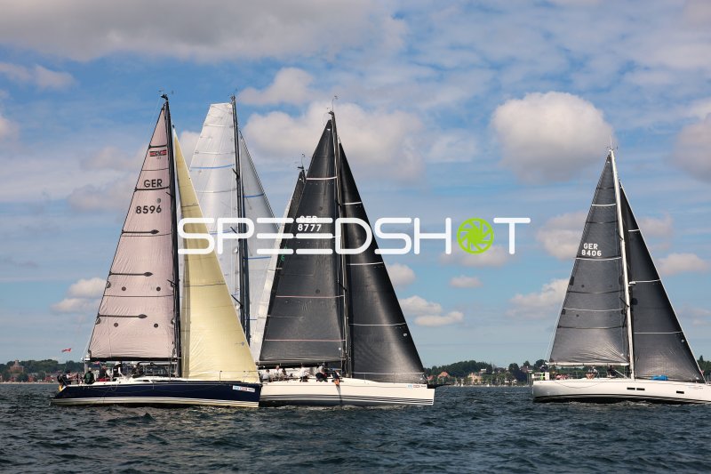 Segelregatta im Hafen Eckernförde mit vier Yachten
