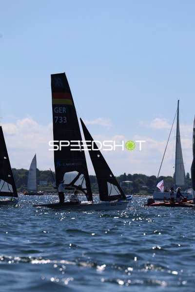 Segelboot GER 733 bei Regatta in Schilksee