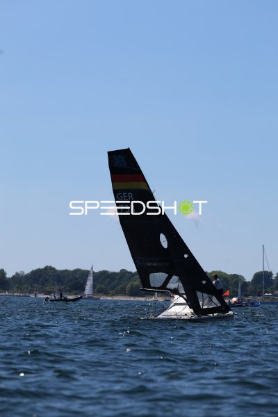 Deutsches Segelboot GER 733 bei Regatta in Schilksee