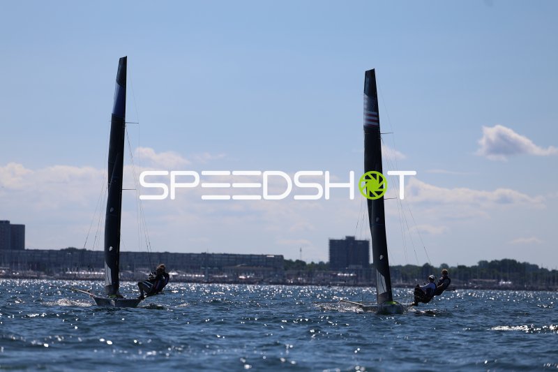 Zwei Nacra-17-Katamarane im Rennen auf der Kieler Förde