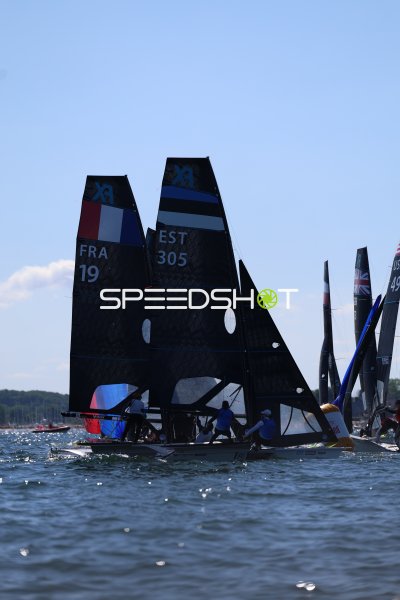 Segelregatta in Schilksee: FRA 19 und EST 305 im Duell