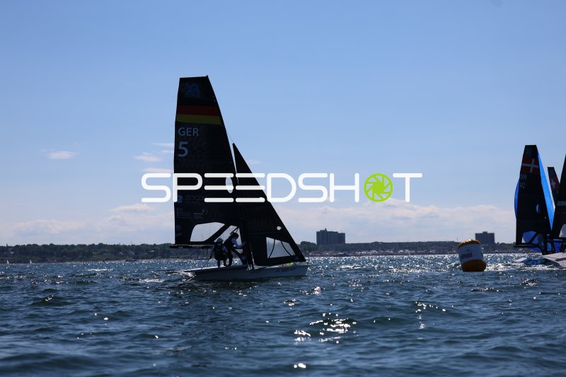 Deutsches Segelboot GER 5 bei Regatta in der Kieler Förde