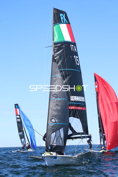 Italienisches 49erFX-Boot (ITA 15) beim Regattarennen in Kiel
