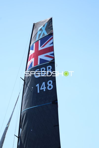 Britisches Segelboot GBR 148 beim Regattasegeln in Kiel
