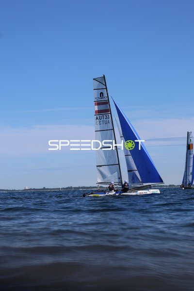 Nacra 17 AUT33 beim Segeln auf der Kieler Förde