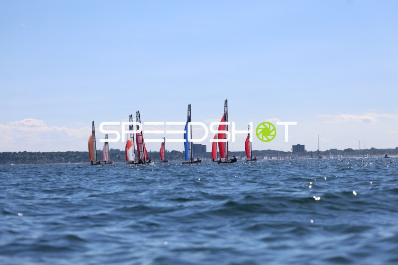 Segelboote auf der Kieler Förde beim Regattarennen in Schilksee