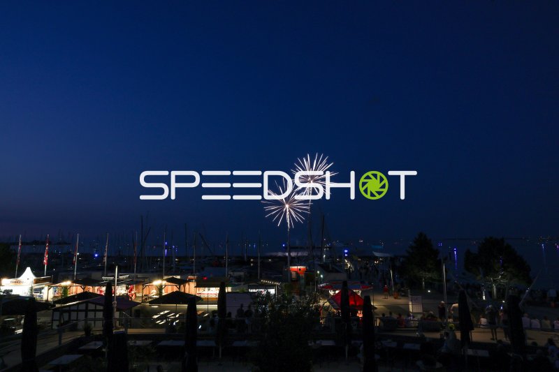 Feuerwerk über dem Olympiazentrum Schilksee in Kiel