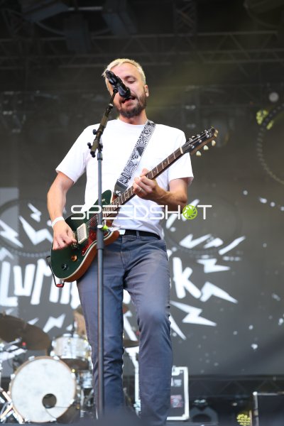 Maximilian Kennel (Das Lumpenpack) live auf der Bühne in Kiel