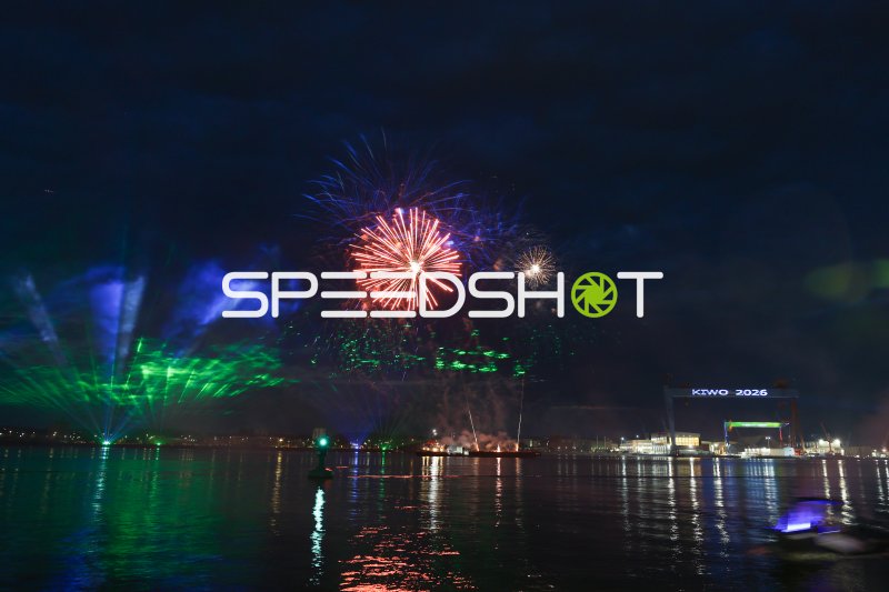 Feuerwerk und Lasershow über der Kieler Förde – KIWO 2026