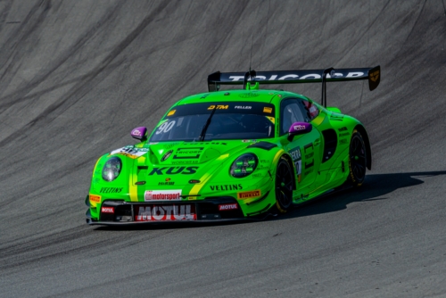 Porsche 911 GT3 R #90 von Ricardo Feller (Manthey Racing) auf der Rennstrecke