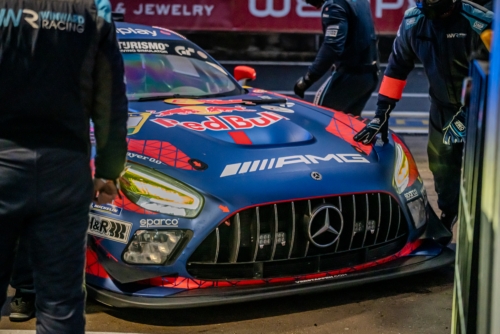 Mercedes-AMG GT3 #3 von Verstappen Racing in der Box beim 24h Nürburgring