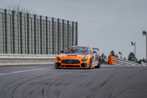 Rennwagen mit Startnummer 176 am Nürburgring