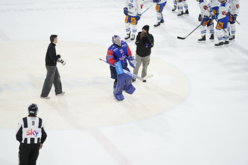 Torwart Ludovic Waeber (35; EHC Kloten) im Fokus
